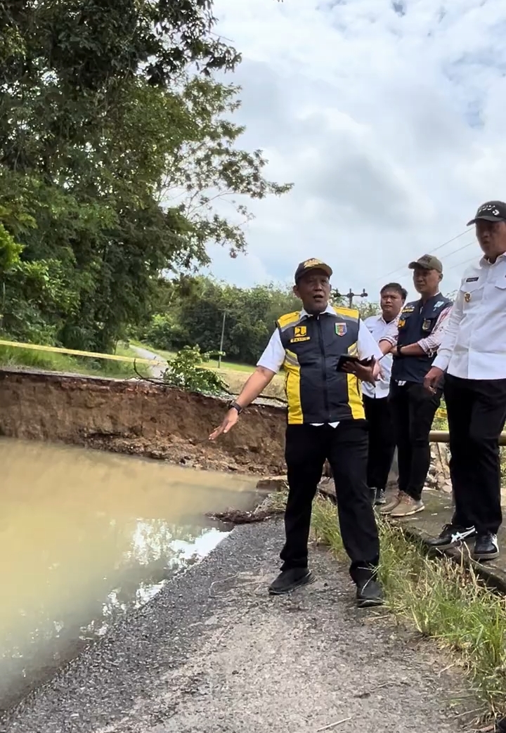 Gubernur Lampung Perintahkan Penanganan Cepat Jembatan Kali Nughik yang Putus